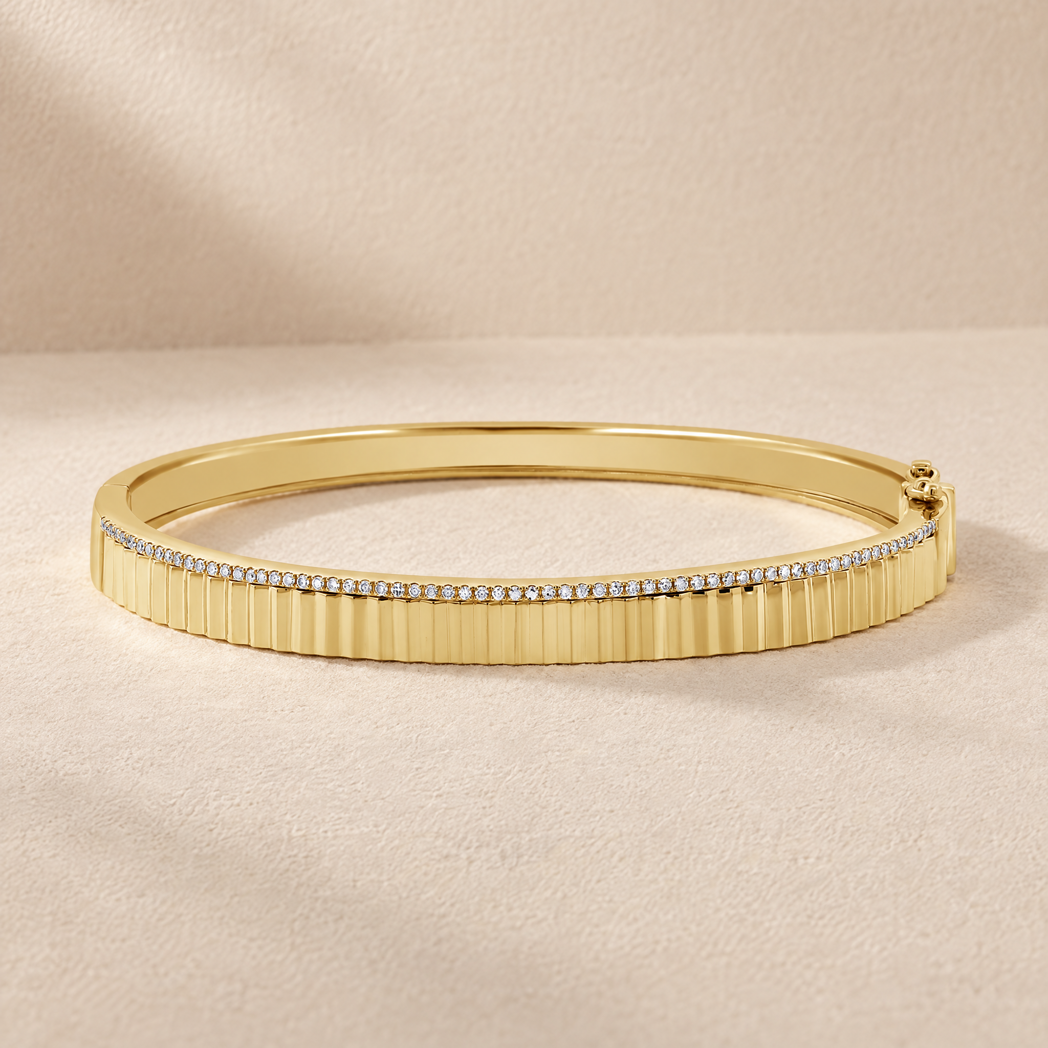 Diamond Bar Fluted Bangle