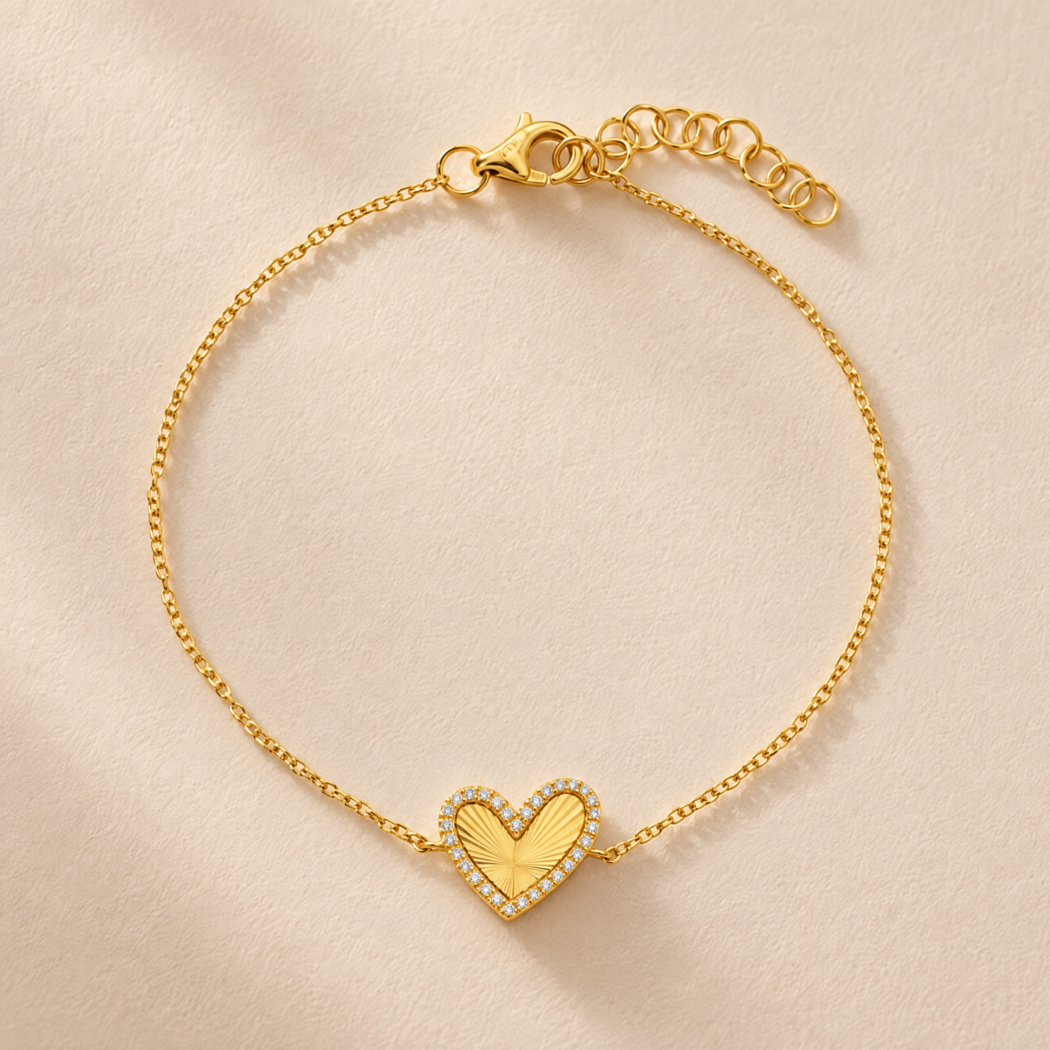 Fluted Diamond Heart Bracelet