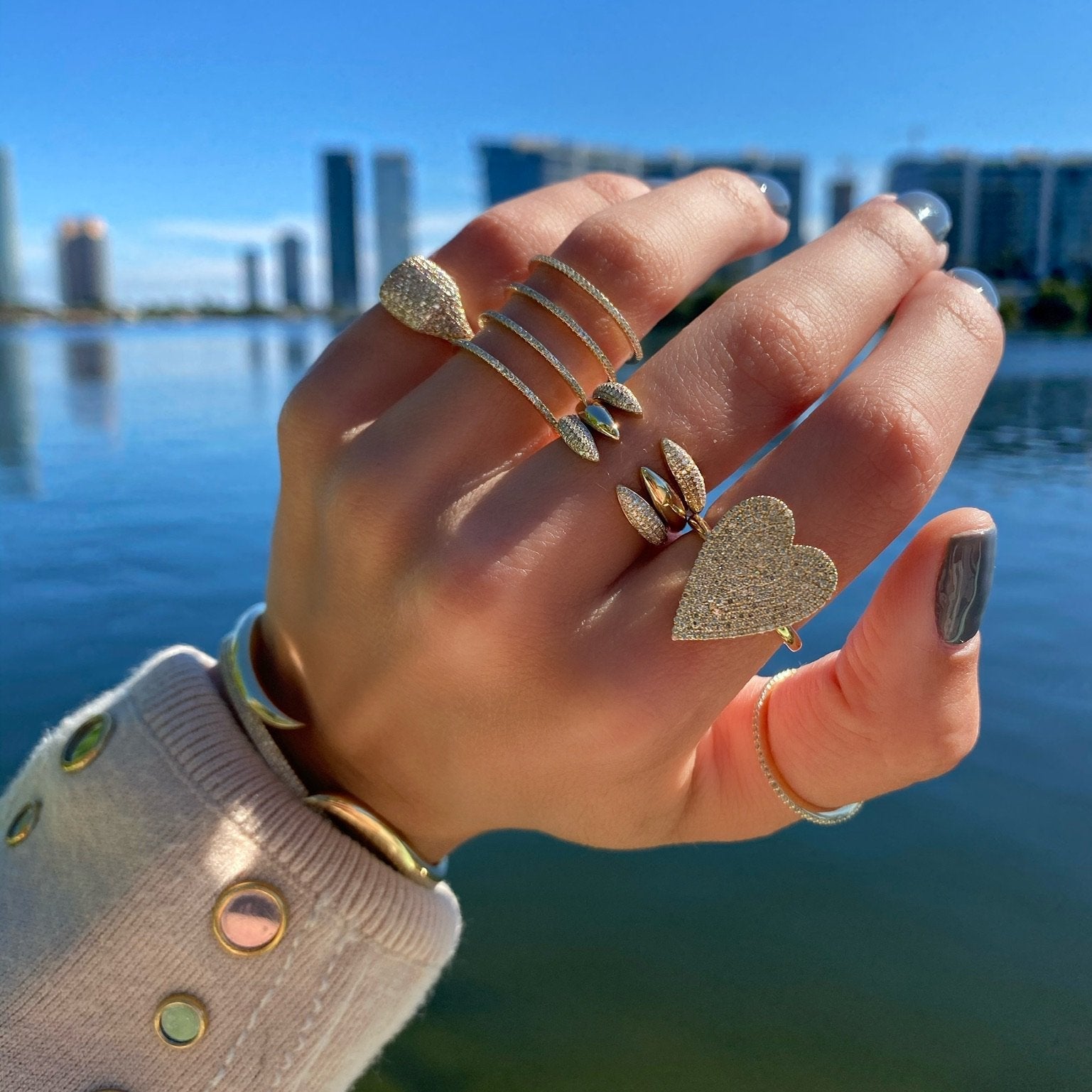 - Diamond Claw Ring -