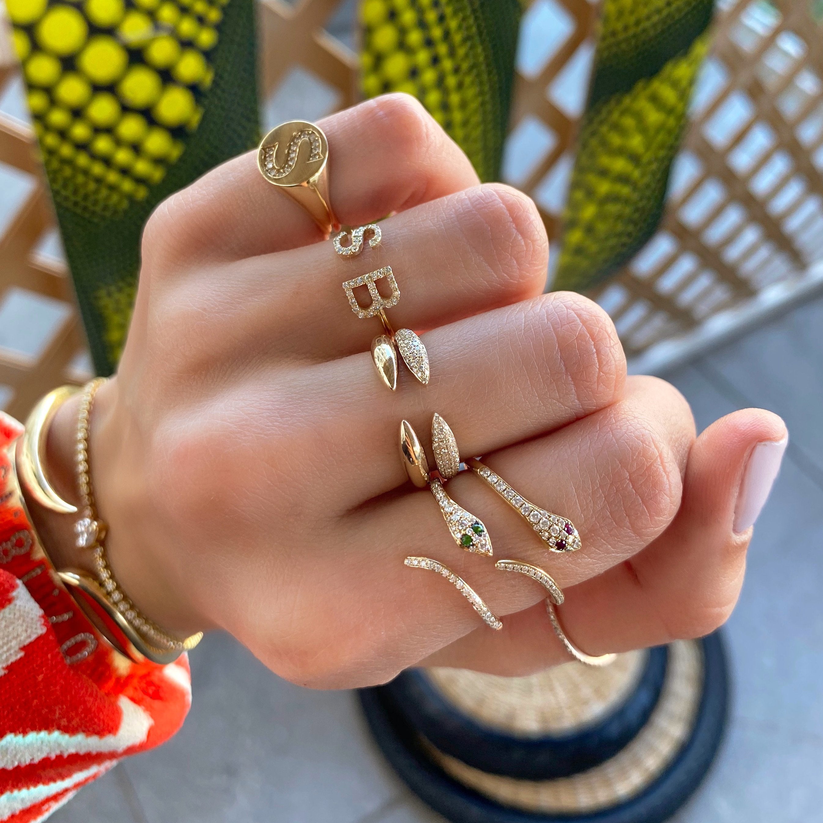 - Diamond Claw Ring -